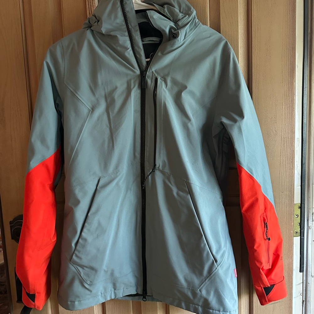 Women’s Volcom insulated GORE-TEX Ski/Snowboard Jacket size XS